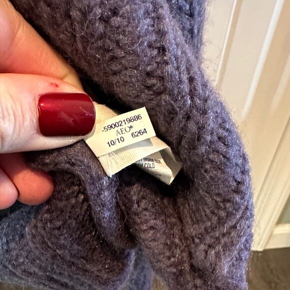 American Eagle Large Y2K Purple Wool/Mohair-Blend Open Knit V-Neck Sweater - Picture 9 of 9